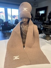 Set cappello e sciarpa in lana