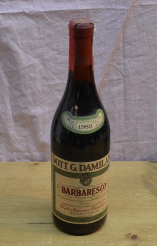 Vecchia bottiglia vino - vino, da