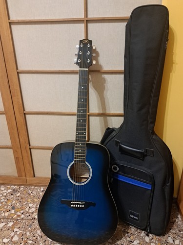 Chitarra acustica blu con - chitarra,