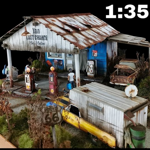 Vecchia stazione servizio - di,
