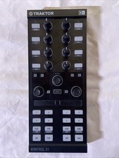 Native Instruments TRAKTOR Kontrol X1 MK2 DJ Controller