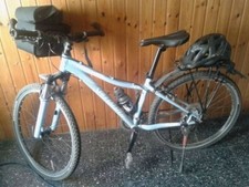 Mountain Bike Specialized super accessoriata piu scarpe Nike e borse Vaude