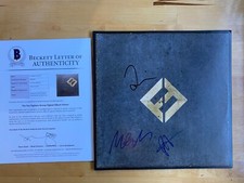 ALBUM FOO FIGHTERS FIRMATO CEMENTO E ORO LP AUTOGRAFO BAS COA TAYLOR HAWKINS