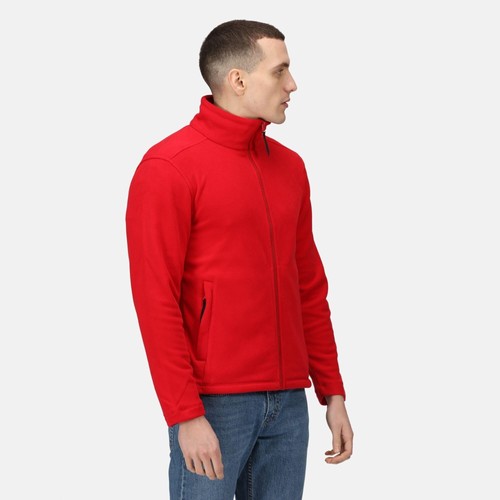 Micropile uomo rosso regata
