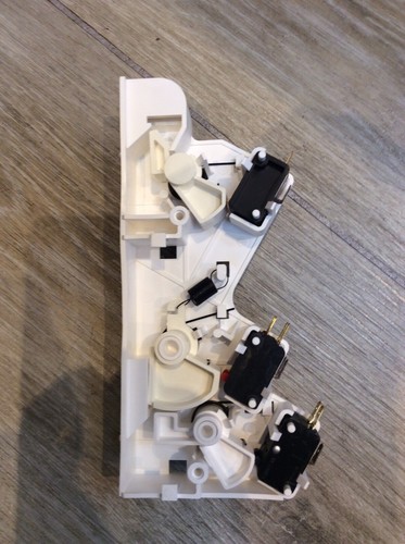 Interruttore porta microonde