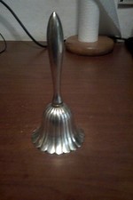 vecchia campanella in metallo argentato h cm 18  senza marchio da messa o altro