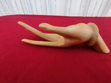 Mano In legno porta anelli