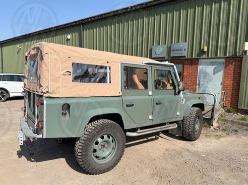 Land rover defender 110 4 - land,