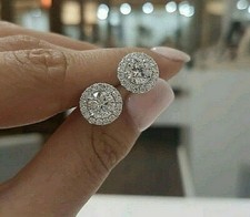 Orecchini a perno 4 ct aureola