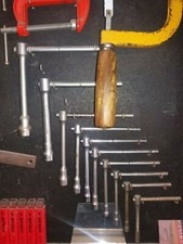 Chiavi e attrezzi da lavoro vari