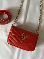 Borsa Guess Trapuntata Con Catena Rossa