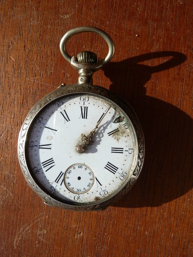 Vecchia orologio tasca in - vecchia,