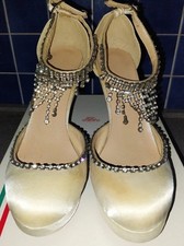 Scarpe da sposa in raso bianco