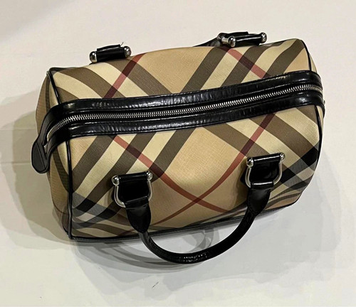Immaculate condition burberry - immaculate,