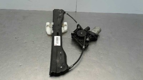 M11849e00 rear right window - right,