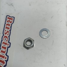 Ricambi DADO VOLANO ALBERO MOTORE usato per decespugliatore SANDRIGARDEN GBL 26