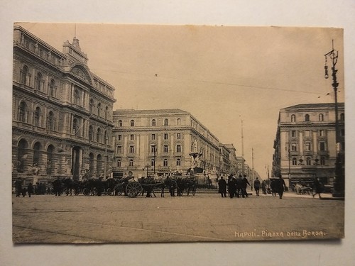 Napoli piazza della borsa - napoli,