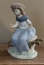 Lladro NAO 1106 Girl Sitting