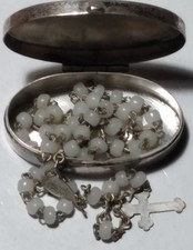 PICCOLO ROSARIO CON 56 PERLINE IN ONICE E SCATOLINE IN ARGENTO EPOCA META 900