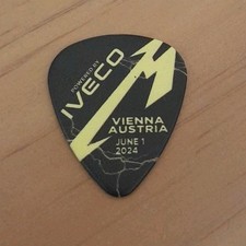 mediator metallica pick guitar M72 tour live Vienne 01 06 2024 Autriche 