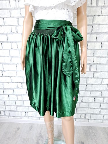 Grembiule dirndl raso verde - in,