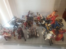 Lotto di 28 figurine -