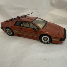 AUTO art 1:18 James Bond Lotus