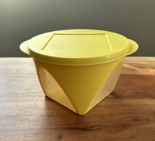 Vtg Retro Tupperware Magic Window Bowl 1.5 Liter w/ lid 5573A-6 Yellow 4.5”