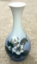 Royal Copenhagen Magnolia