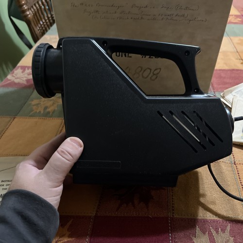 Proiettore elettrico portatile