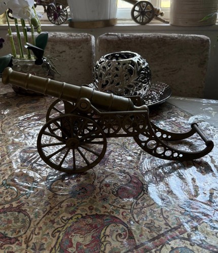 Vecchio cannone antico vintage