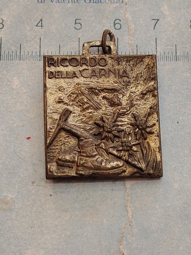 Medaglia metallo anni 70 - in,