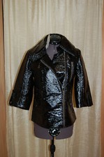 Giacca nuova con etichetta in