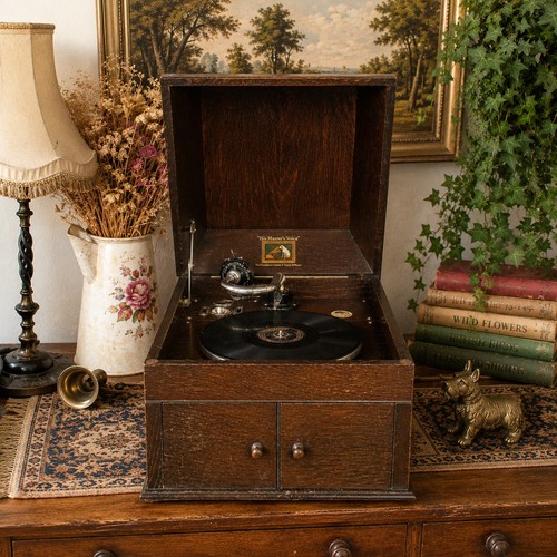 Antique hmv model 109 - hmv, portable