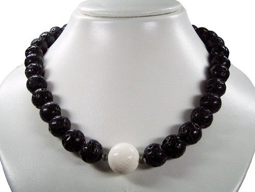 Collana pietra lavica - collana,