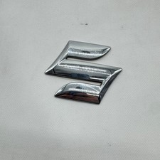 SCRITTA SUZUKI LOGO EMBLEMA SIGA BADGE FREGIO ORIGINALE L-236