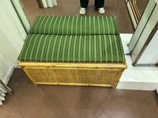 panca contenitore in vimini con cuscino verde