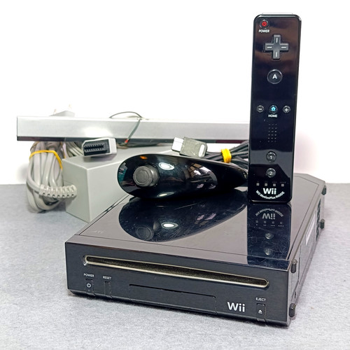 Nintendo wii console - nintendo,