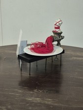 Scultura donna statua