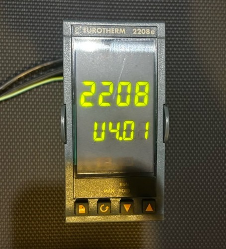 Eurotherm 2208e - ,