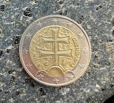 Moneta da 2 euro Slovensko, Slovacchia anno 2015 con Stemma 2 Croci