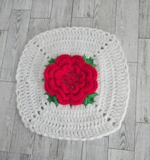 Centrino vintage bianco con