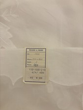 Copriletto Ricamato A Mano