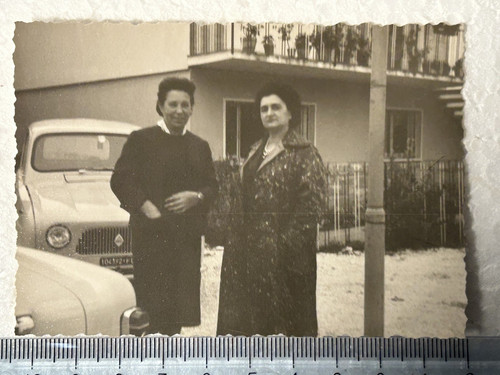 Ritratto signore con renault - con,