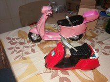 Lotto vespa scooter giocattolo barbie tania con bambola