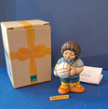 Stupendo Raro Nuovo THUN BIMBO PALLAVOLO con scatola New Ovp Statua ceramica