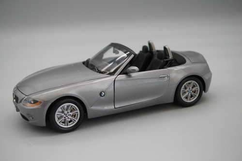 Bmw mit softtop - 1/18,