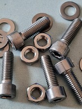 10 Bulloni - Testa cilindrica - M8x25mm - DIN9 12 - Acciaio inox A + dado + rond