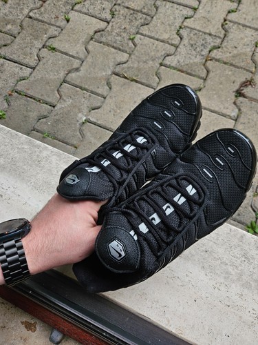 Nike air max - plus, swoosh