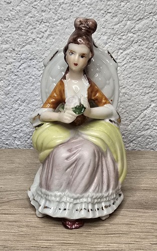 Statuina vintage porcellana - in,